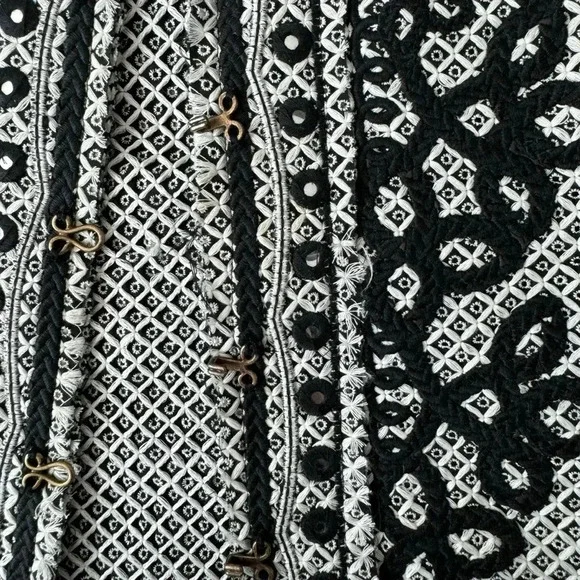 FARM Rio Abstract Black and White Geometric Woven Cardigan - Picture 4 of 14